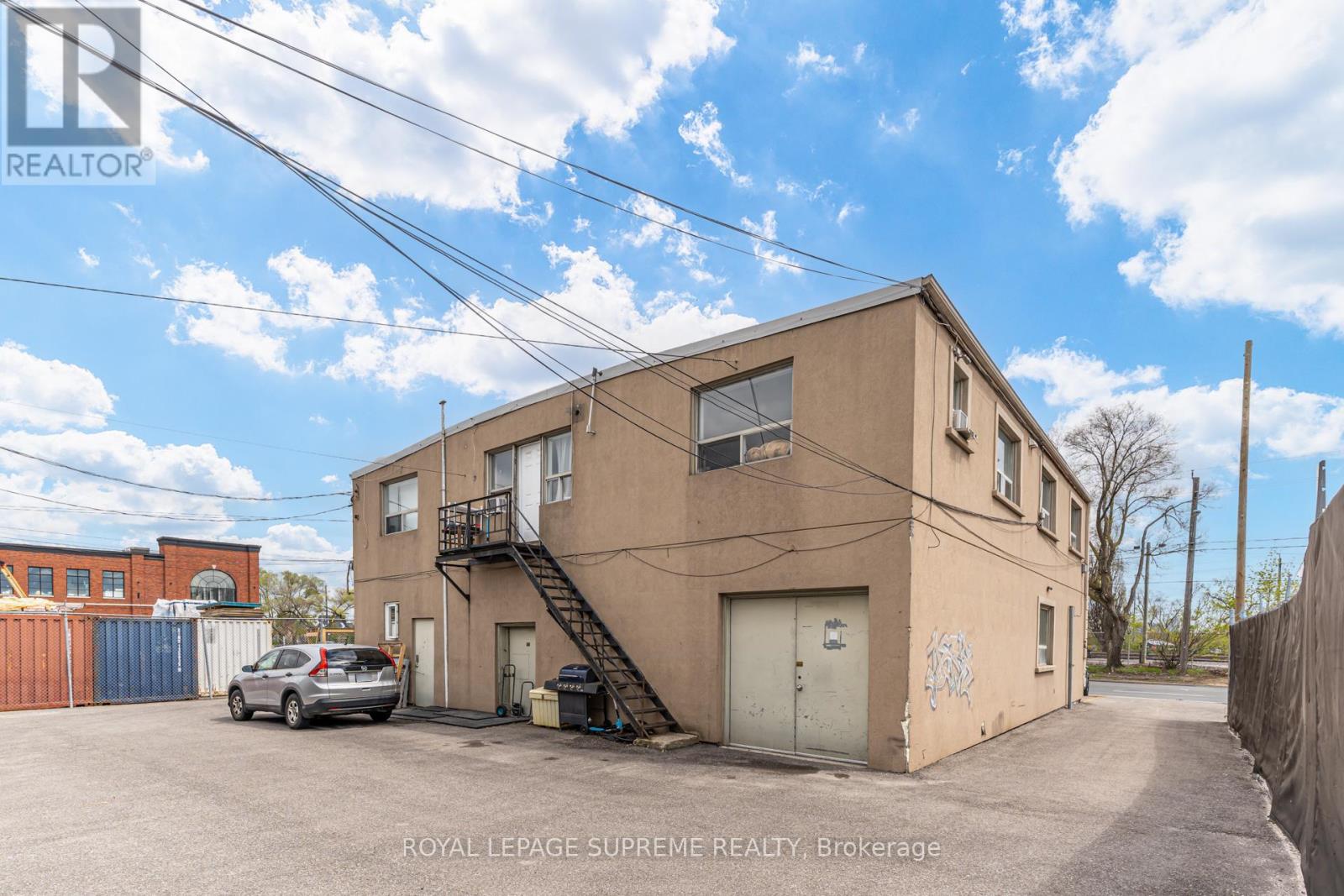 5 - 2696 St Clair Avenue W, Toronto, Ontario M6N 1M2 - Photo 3 - W13134398
