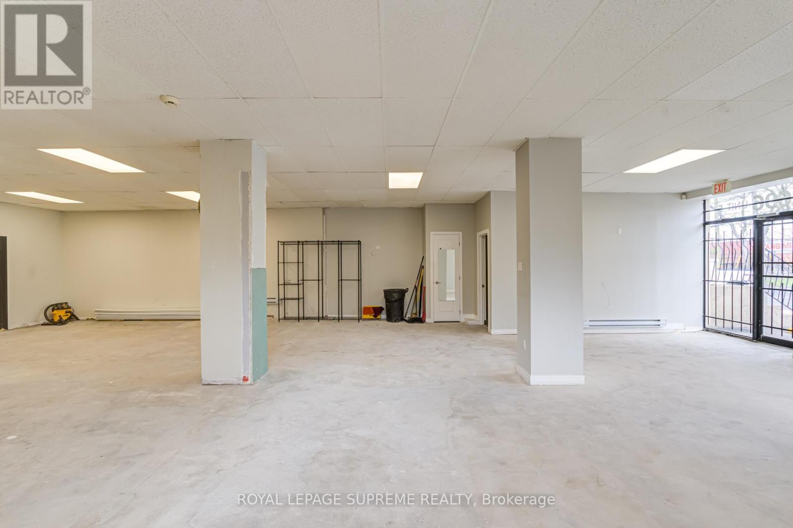 5 - 2696 St Clair Avenue W, Toronto, Ontario M6N 1M2 - Photo 9 - W13134398