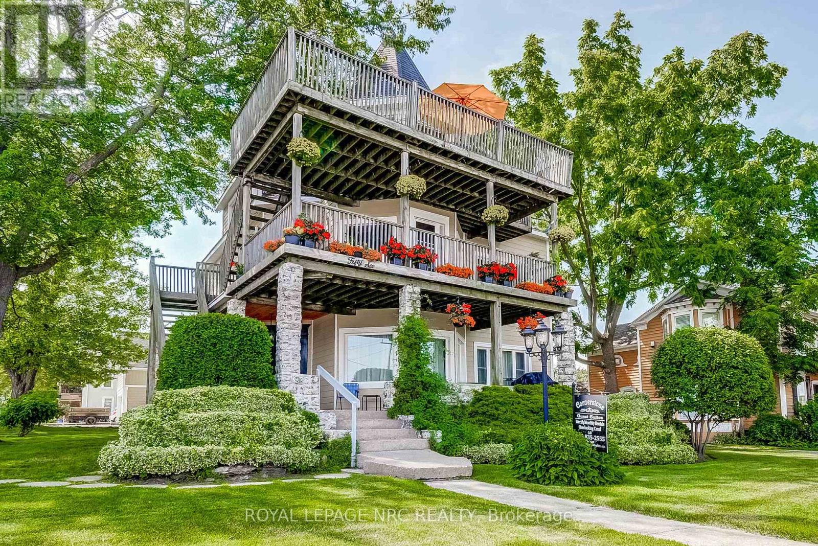 56 WEST STREET, Port Colborne (Sugarloaf)