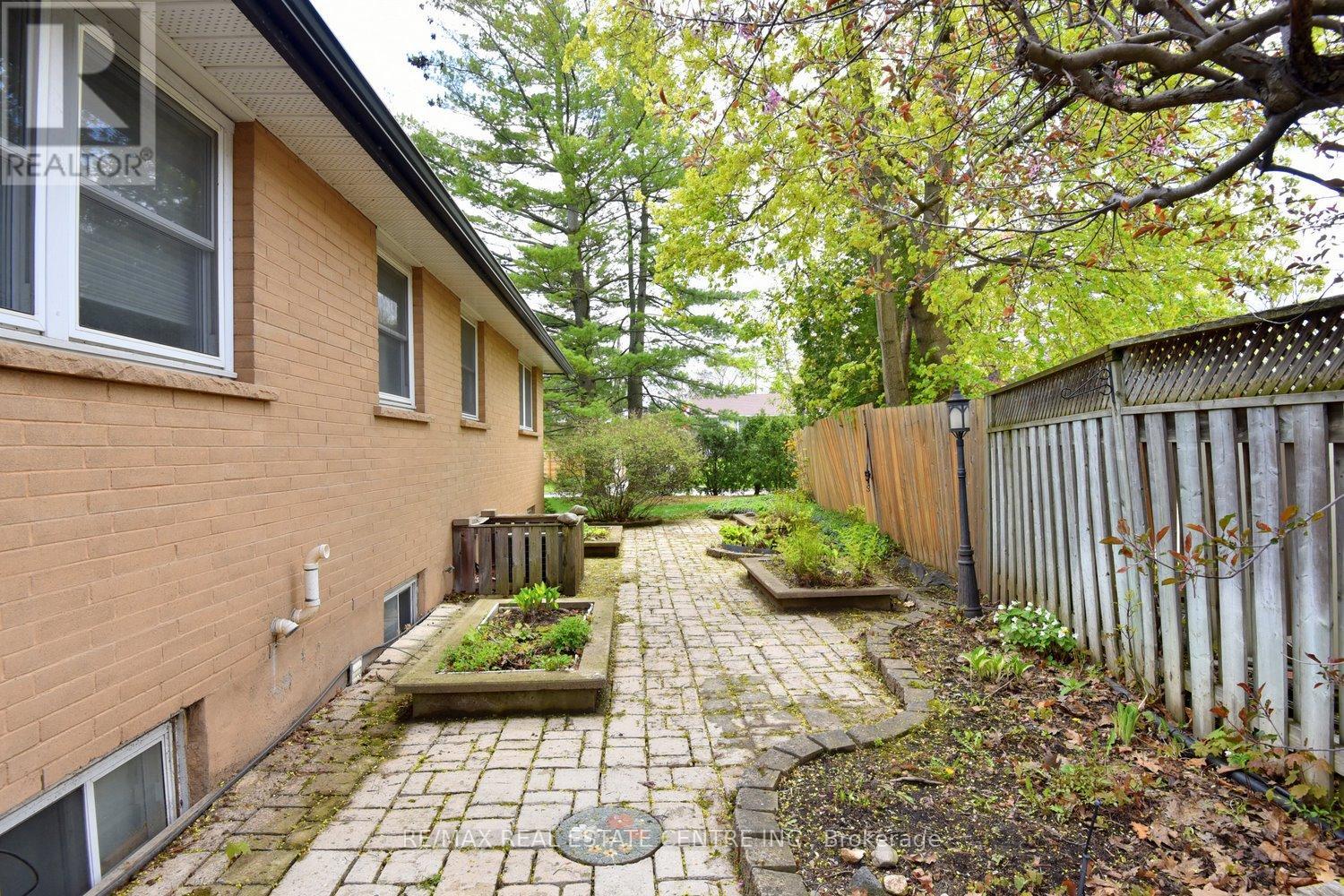 5409 Croydon Road, Burlington, Ontario  L7L 3J2 - Photo 29 - W13130436