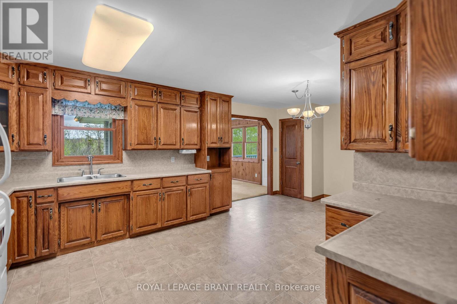 10 Burnside Drive, Brant, Ontario  N0B 1E0 - Photo 10 - X13134386