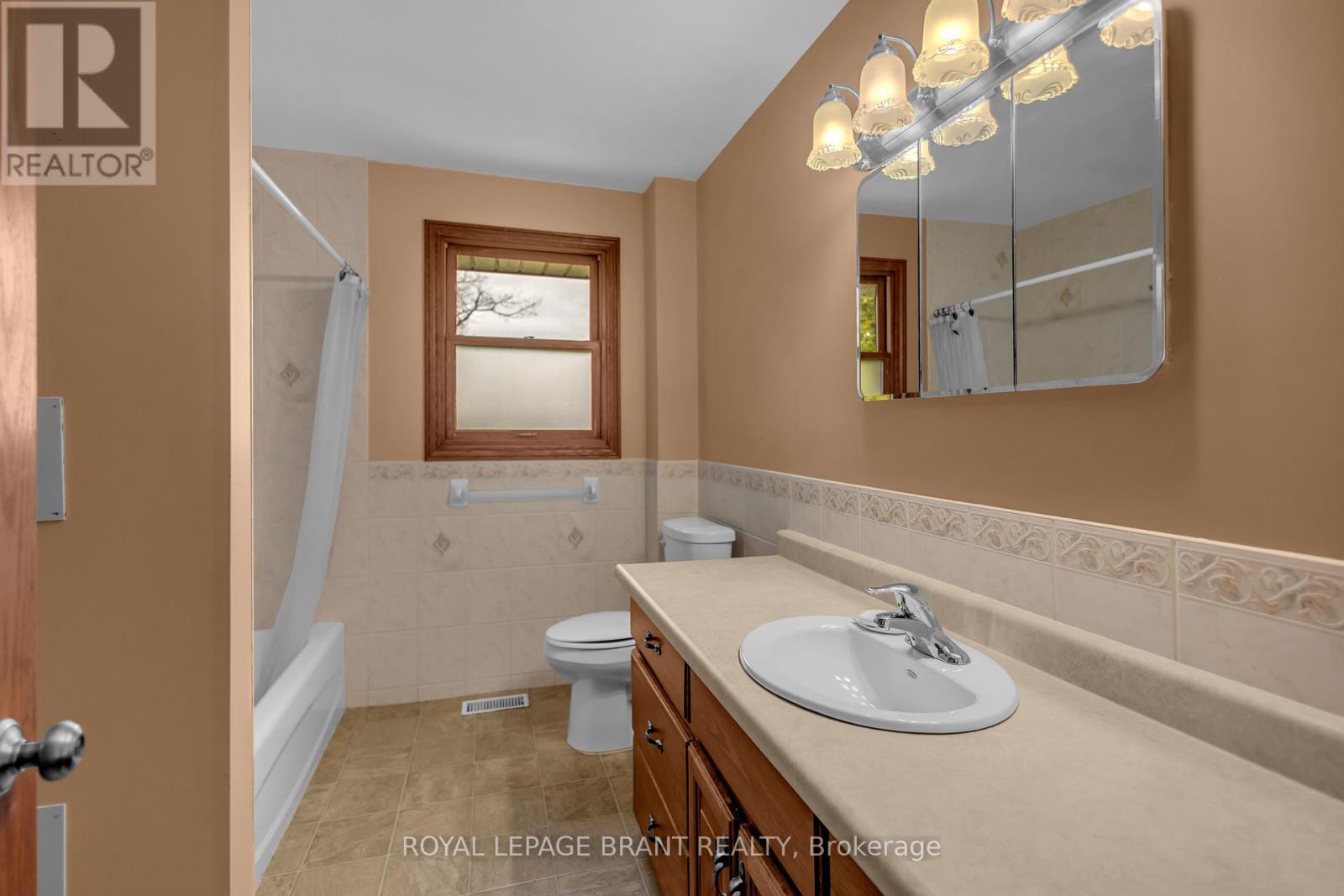 10 Burnside Drive, Brant, Ontario  N0B 1E0 - Photo 20 - X13134386