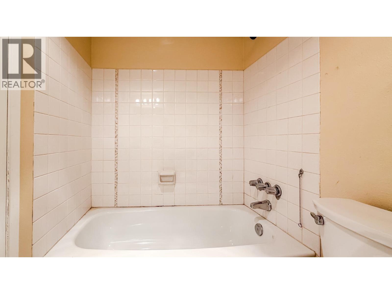 102 6380 Buswell Street, Richmond, British Columbia  V6Y 2G2 - Photo 14 - R3124142