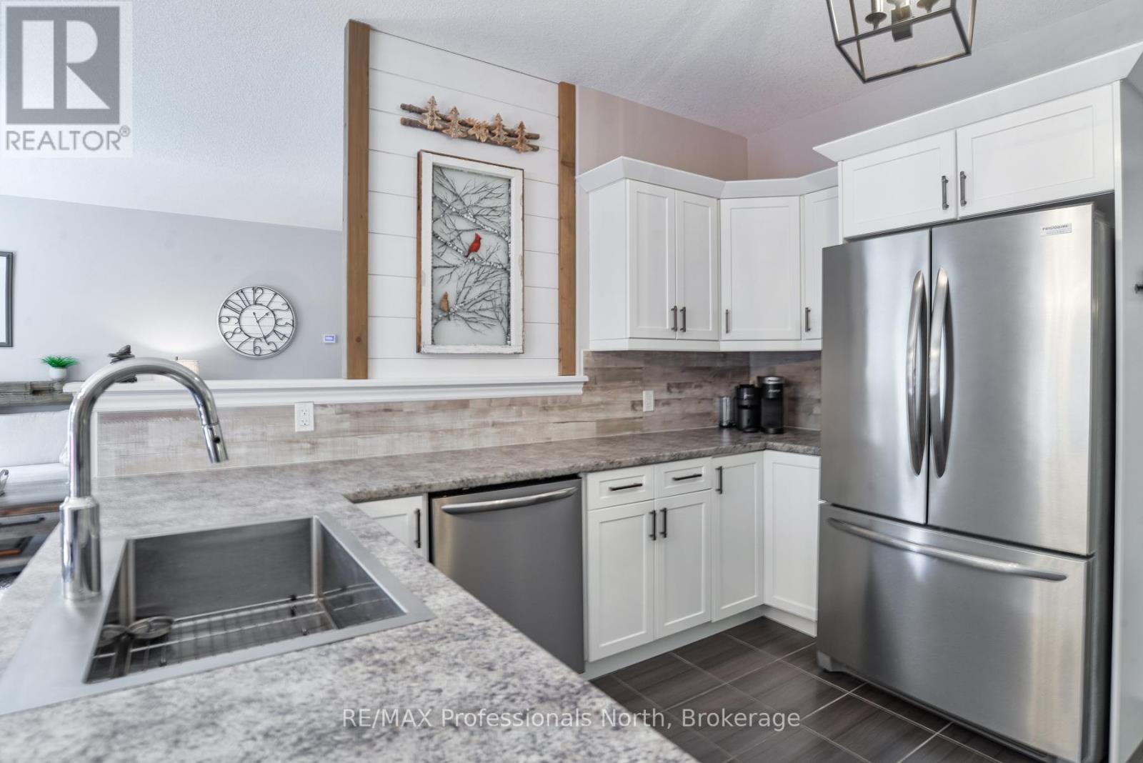 19 Selkirk Drive, Huntsville, Ontario  P1H 0C5 - Photo 13 - X13134504