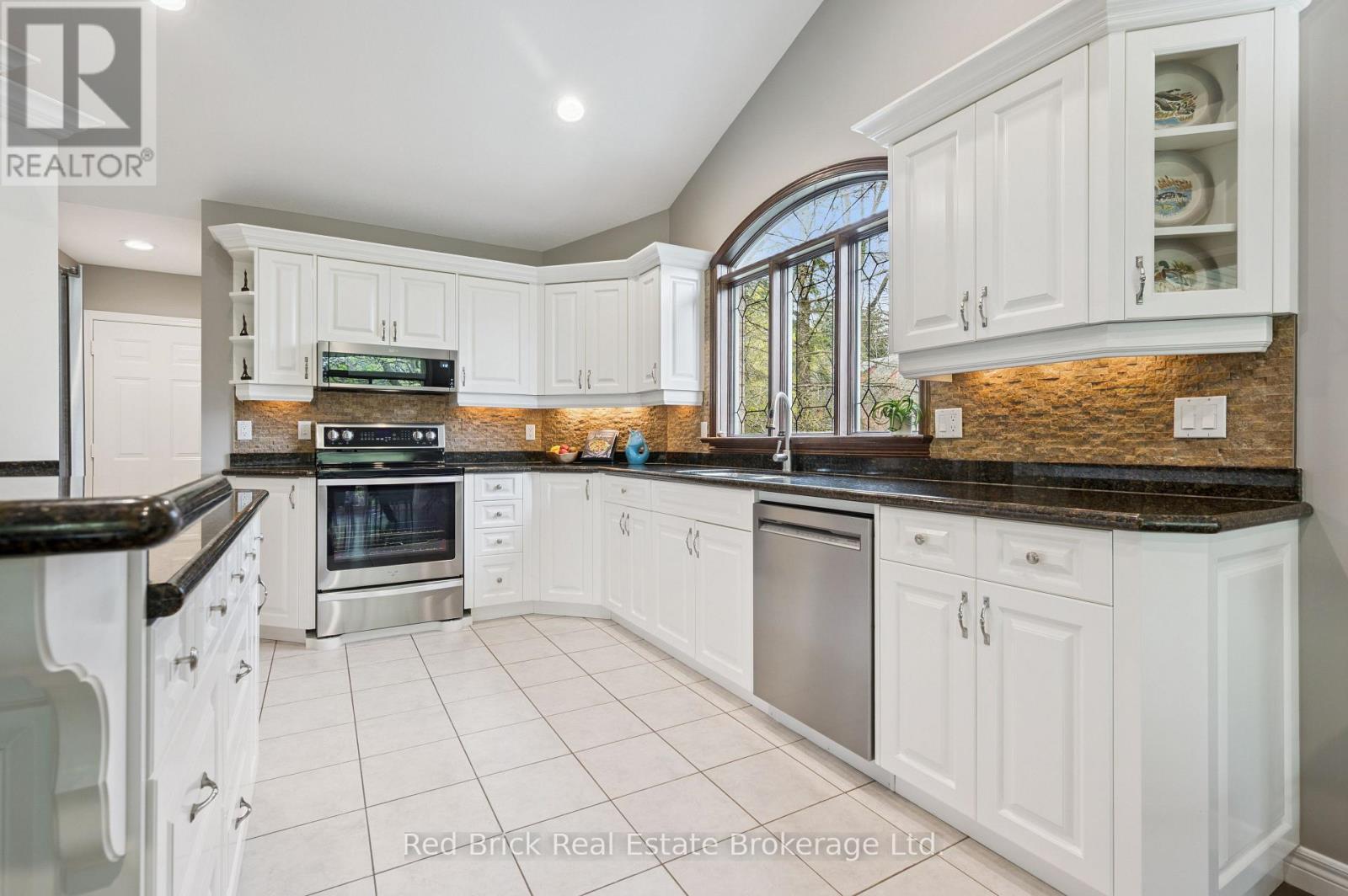 326 Erb Street, Centre Wellington, Ontario  N0B 1S0 - Photo 10 - X13134552