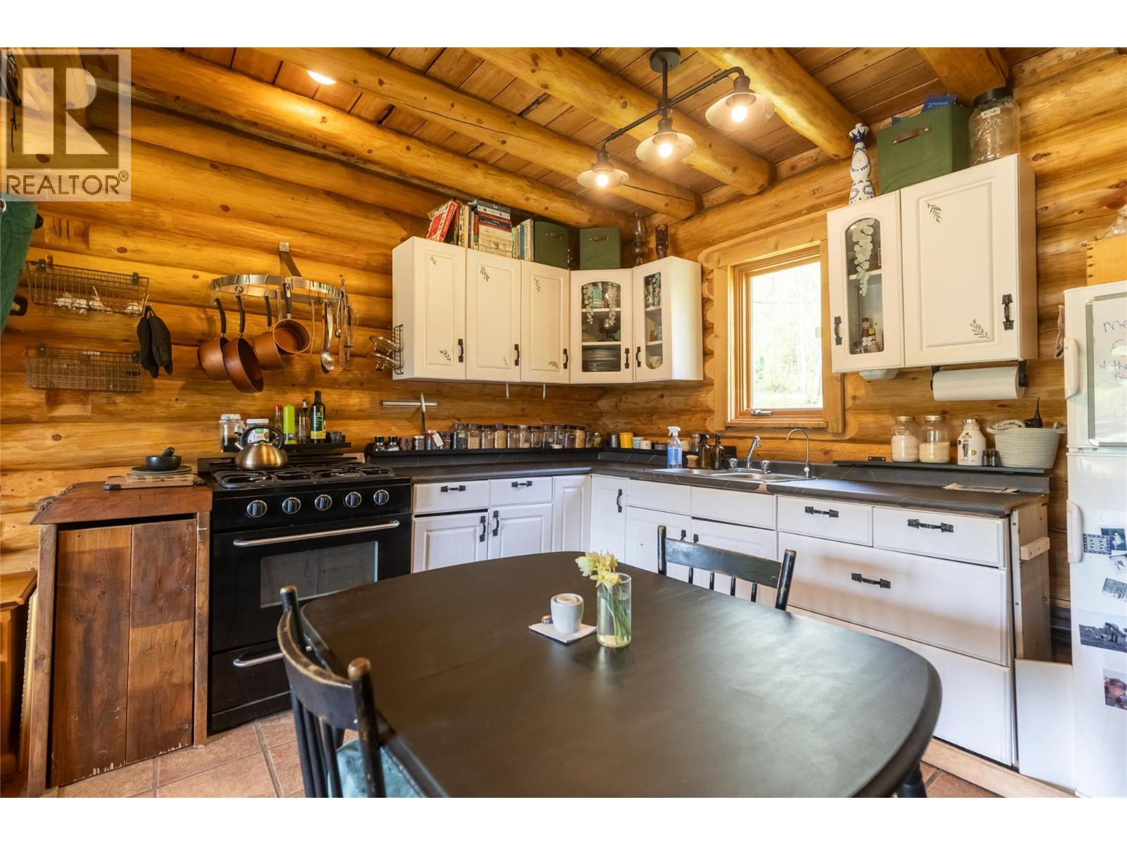 6179 Kubinec Road, Fernie, British Columbia  V0B 1M1 - Photo 10 - 10387287