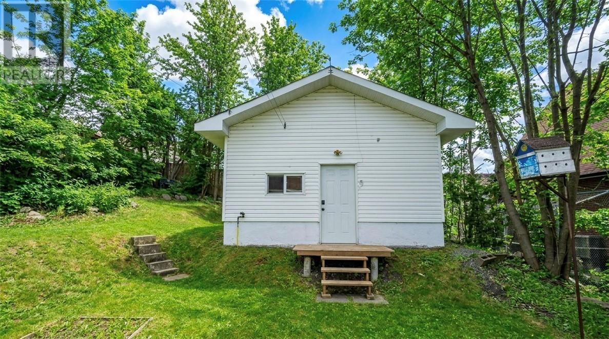 1545 Bellevue Street, Sudbury, Ontario  P3B 3G4 - Photo 2 - 2127754