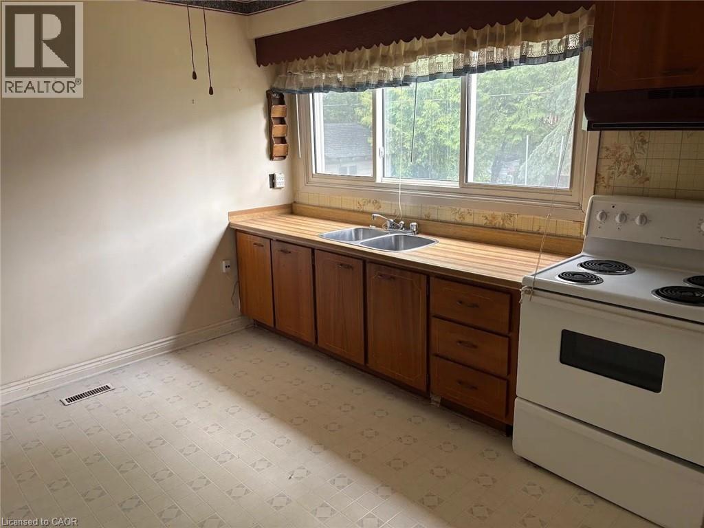 2379 Maryvale Court, Burlington, Ontario  L7P 2P1 - Photo 3 - 40830686
