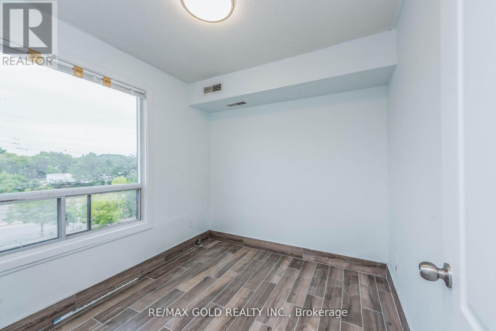 7064 - 7064 Airport Road, Mississauga, Ontario  L4T 2G8 - Photo 13 - W12842132