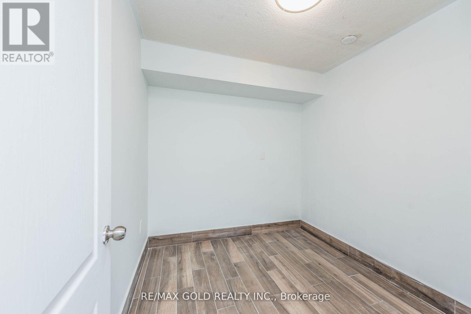 7064 - 7064 Airport Road, Mississauga, Ontario  L4T 2G8 - Photo 11 - W12842132