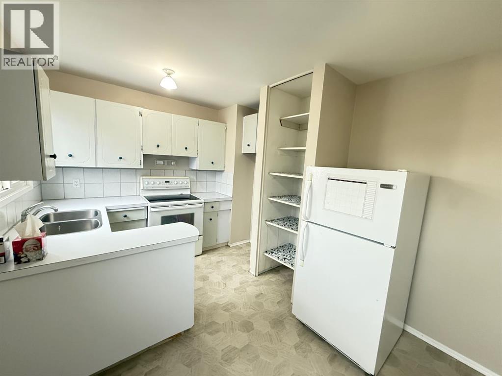 27, 441 Switzer Drive, Hinton, Alberta  T7V 1Z7 - Photo 8 - A2267409