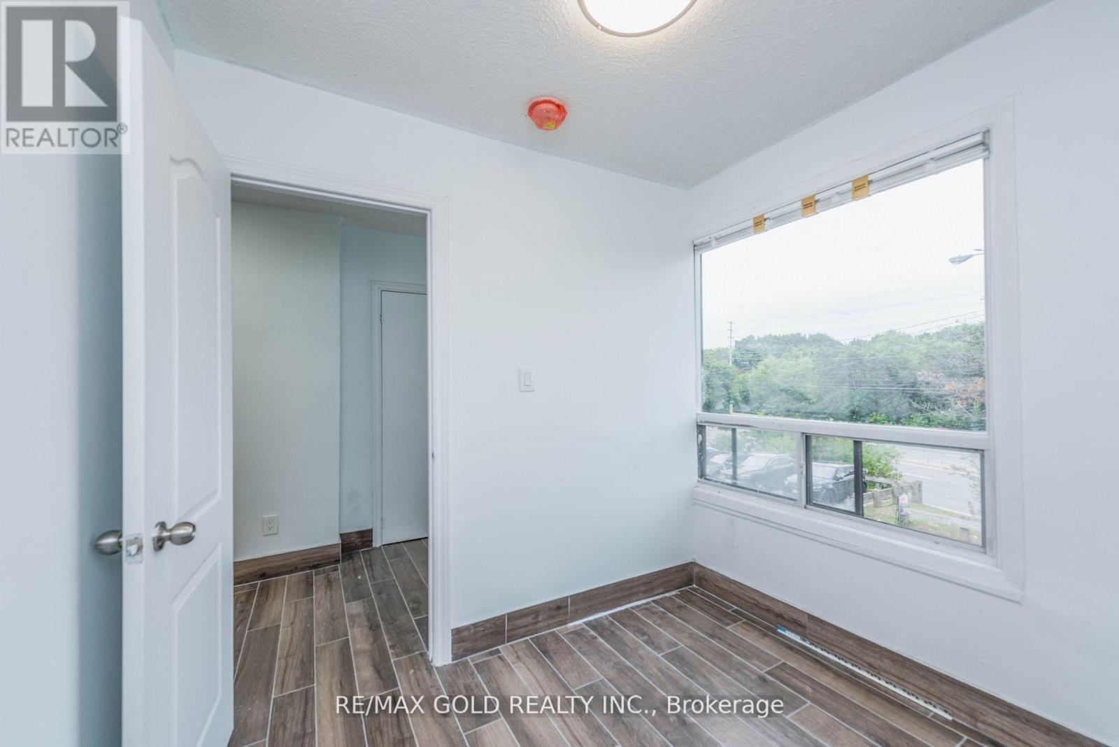7064 - 7064 Airport Road, Mississauga, Ontario  L4T 2G8 - Photo 14 - W12842132