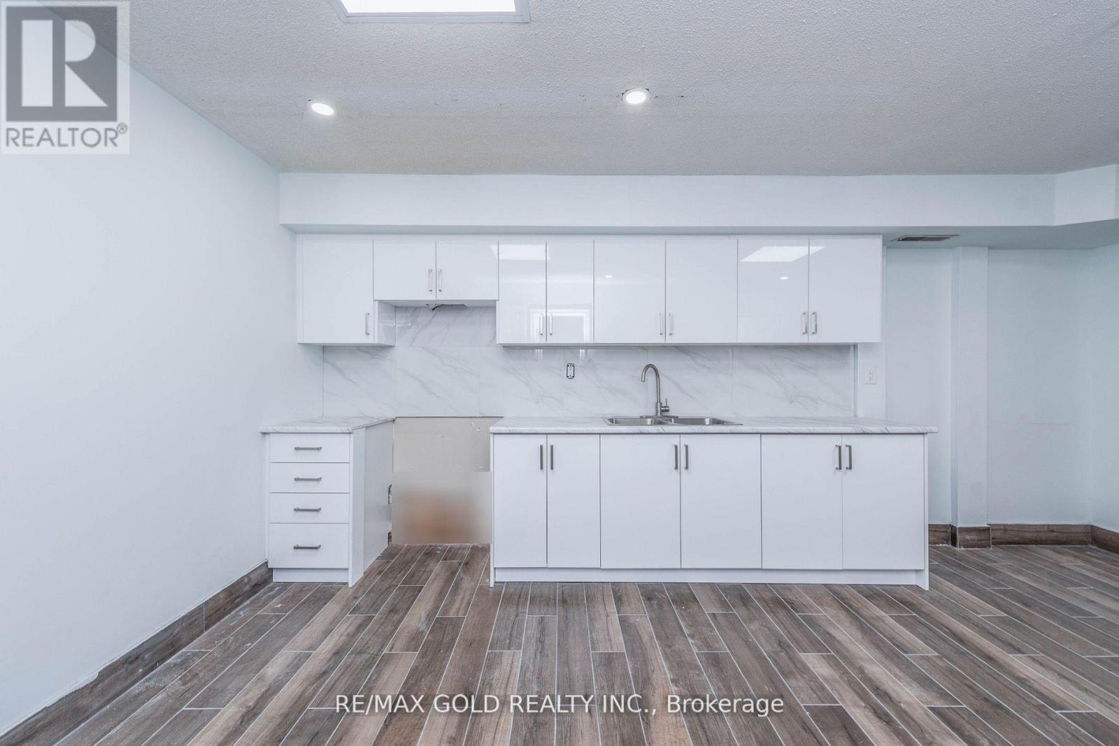 7064 - 7064 Airport Road, Mississauga, Ontario  L4T 2G8 - Photo 5 - W12842132