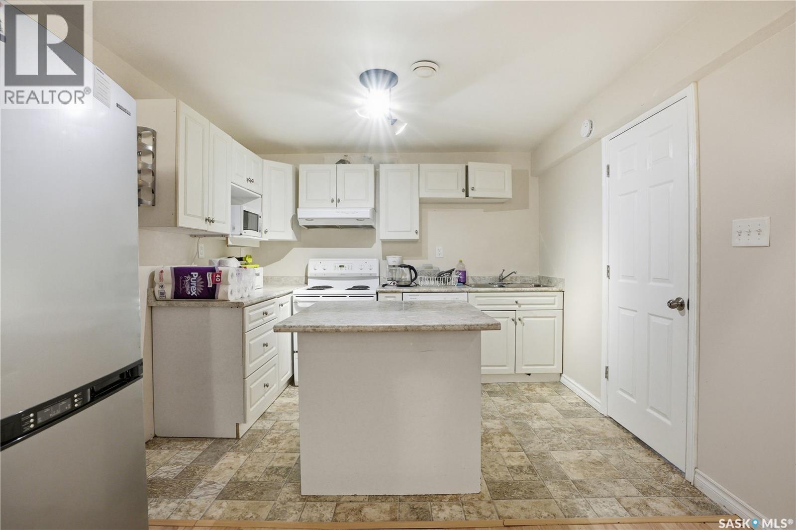 1113 Wilson Crescent, Saskatoon, Saskatchewan  S7J 2M7 - Photo 28 - SK036006