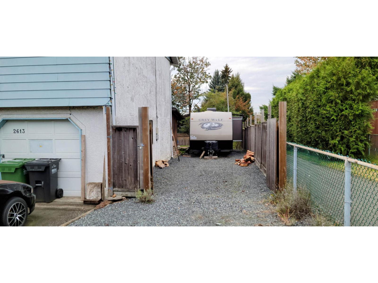 2613 Moorland Street, Abbotsford, British Columbia  V2T 3V2 - Photo 4 - R3116459