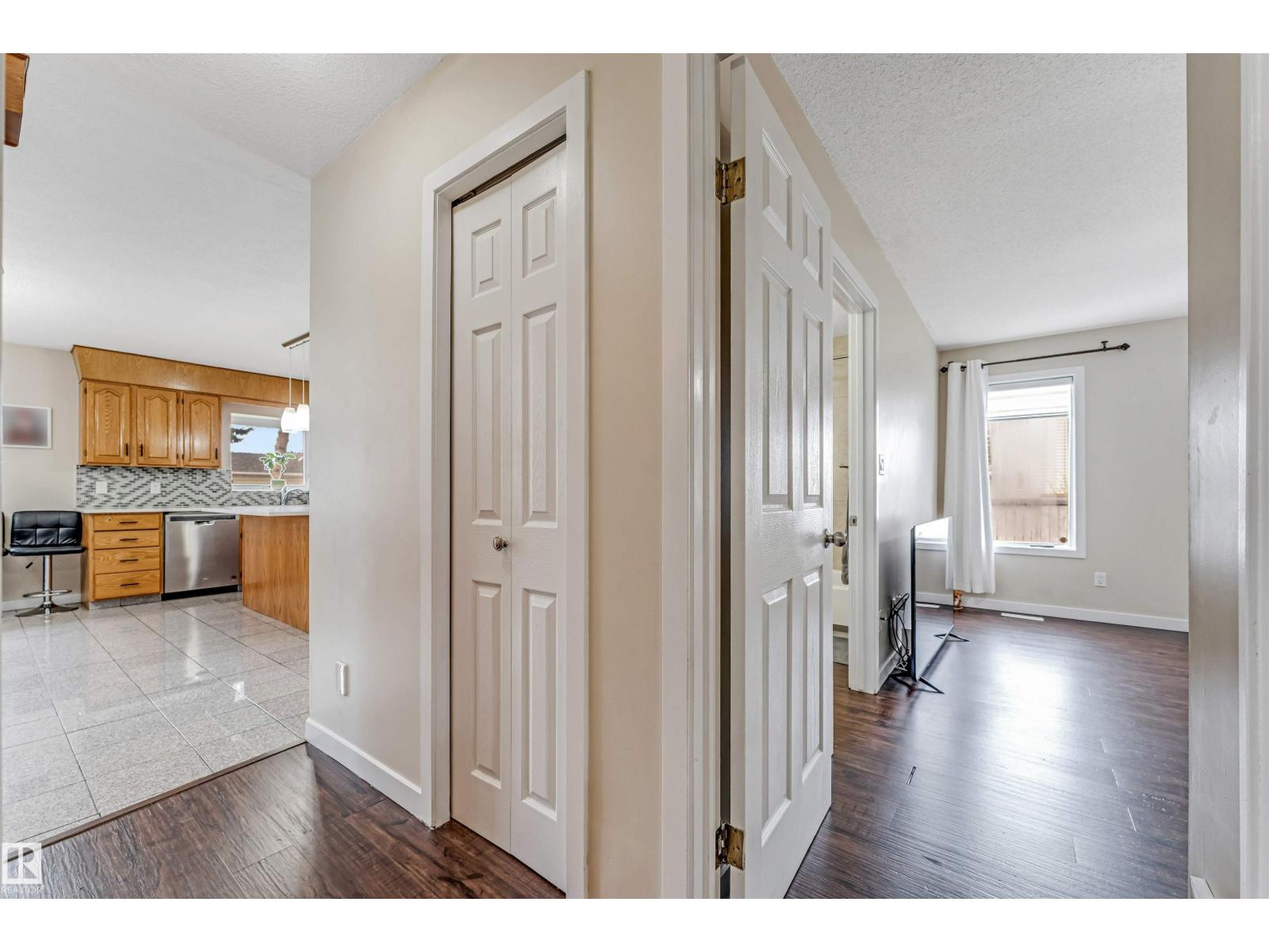 1529 49a St Nw Nw, Edmonton, Alberta  T6L 6Y6 - Photo 17 - E4488011