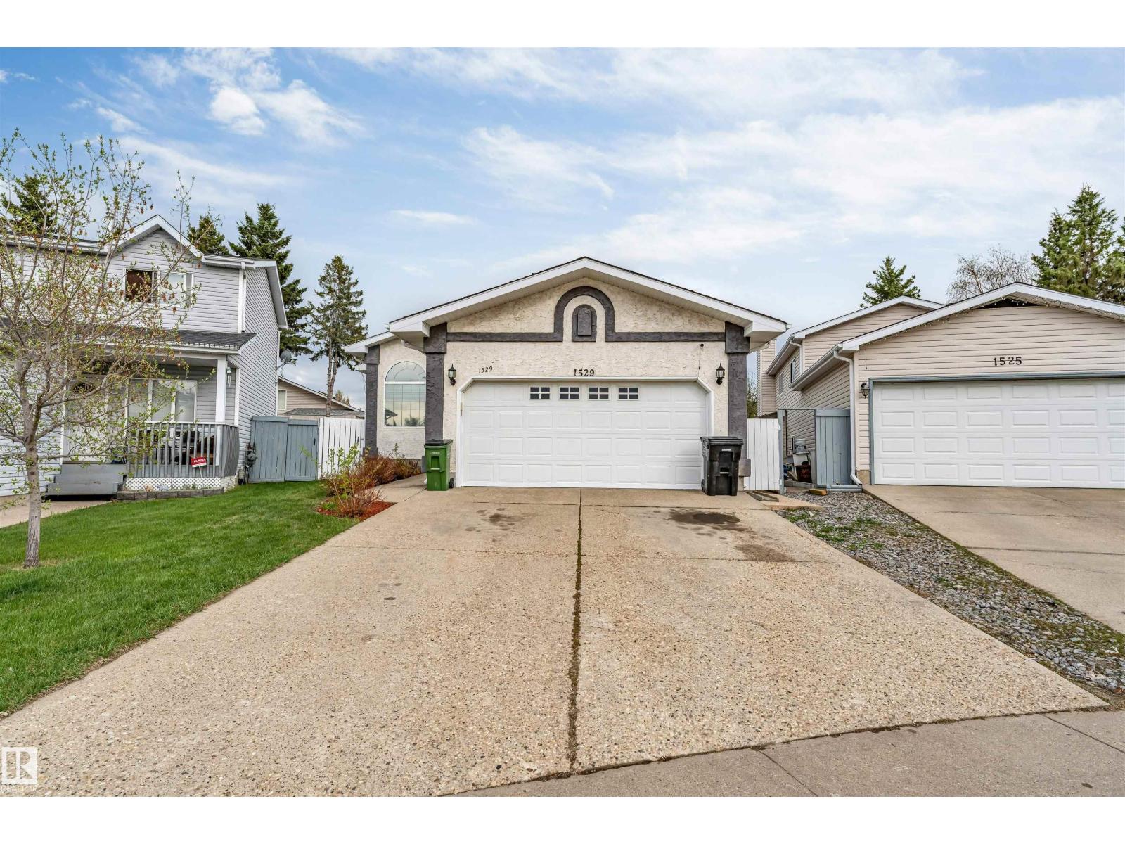 1529 49a St Nw Nw, Edmonton, Alberta  T6L 6Y6 - Photo 2 - E4488011