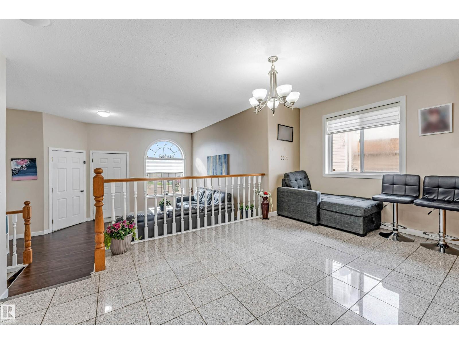 1529 49a St Nw Nw, Edmonton, Alberta  T6L 6Y6 - Photo 8 - E4488011