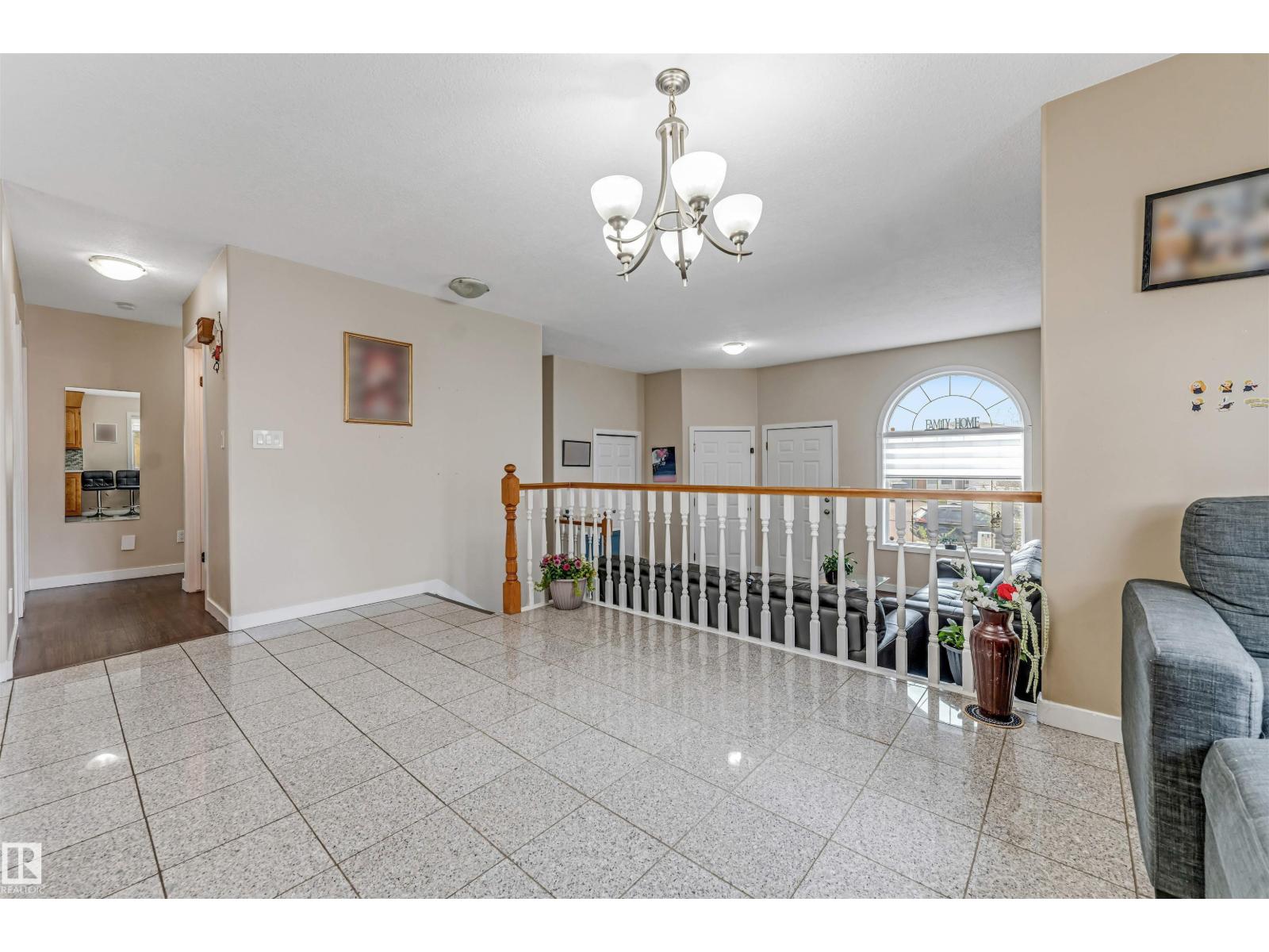 1529 49a St Nw Nw, Edmonton, Alberta  T6L 6Y6 - Photo 9 - E4488011