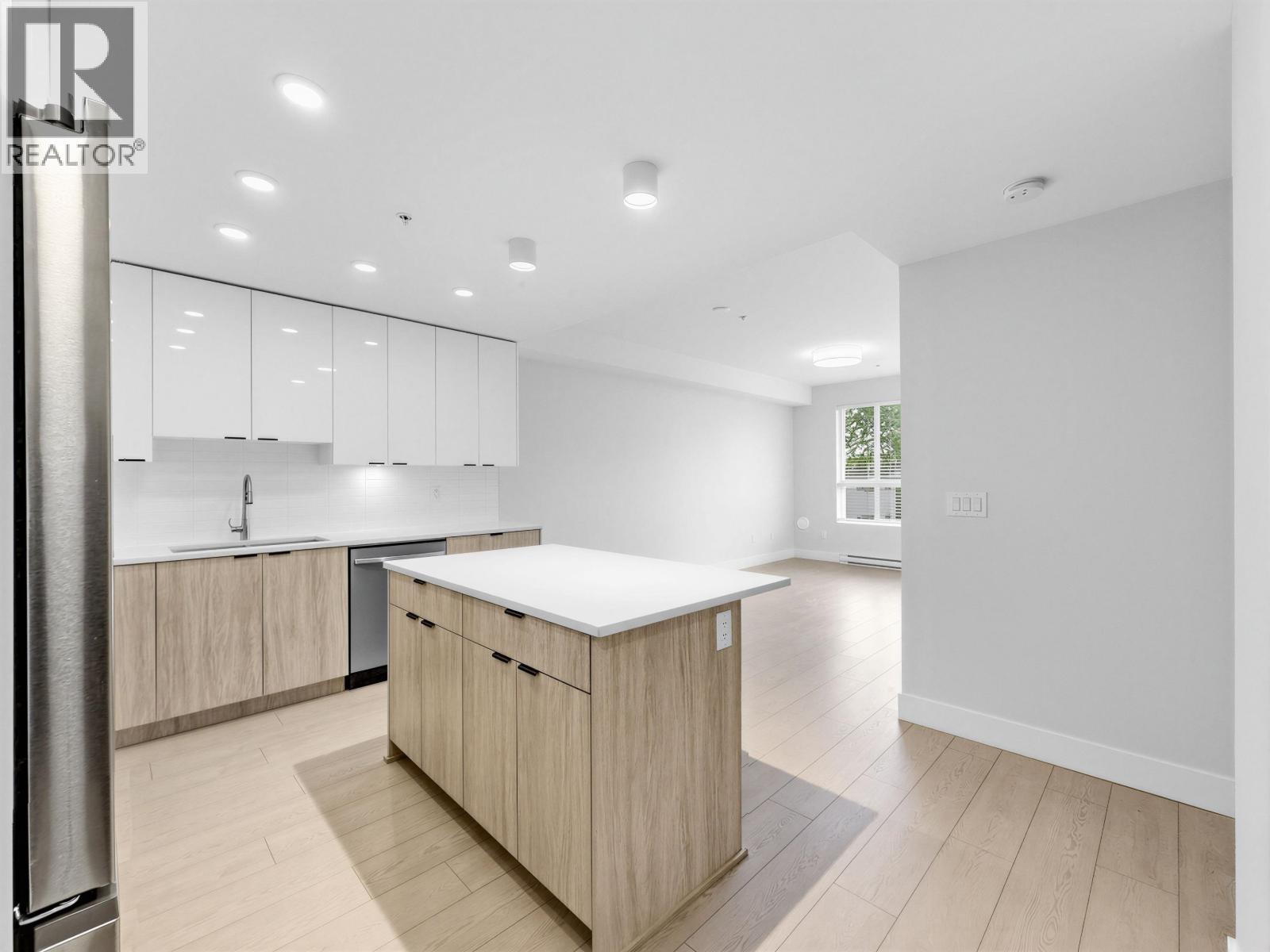 513 11655 Fraser Street, Maple Ridge, British Columbia  V2X 6W9 - Photo 3 - R3120750