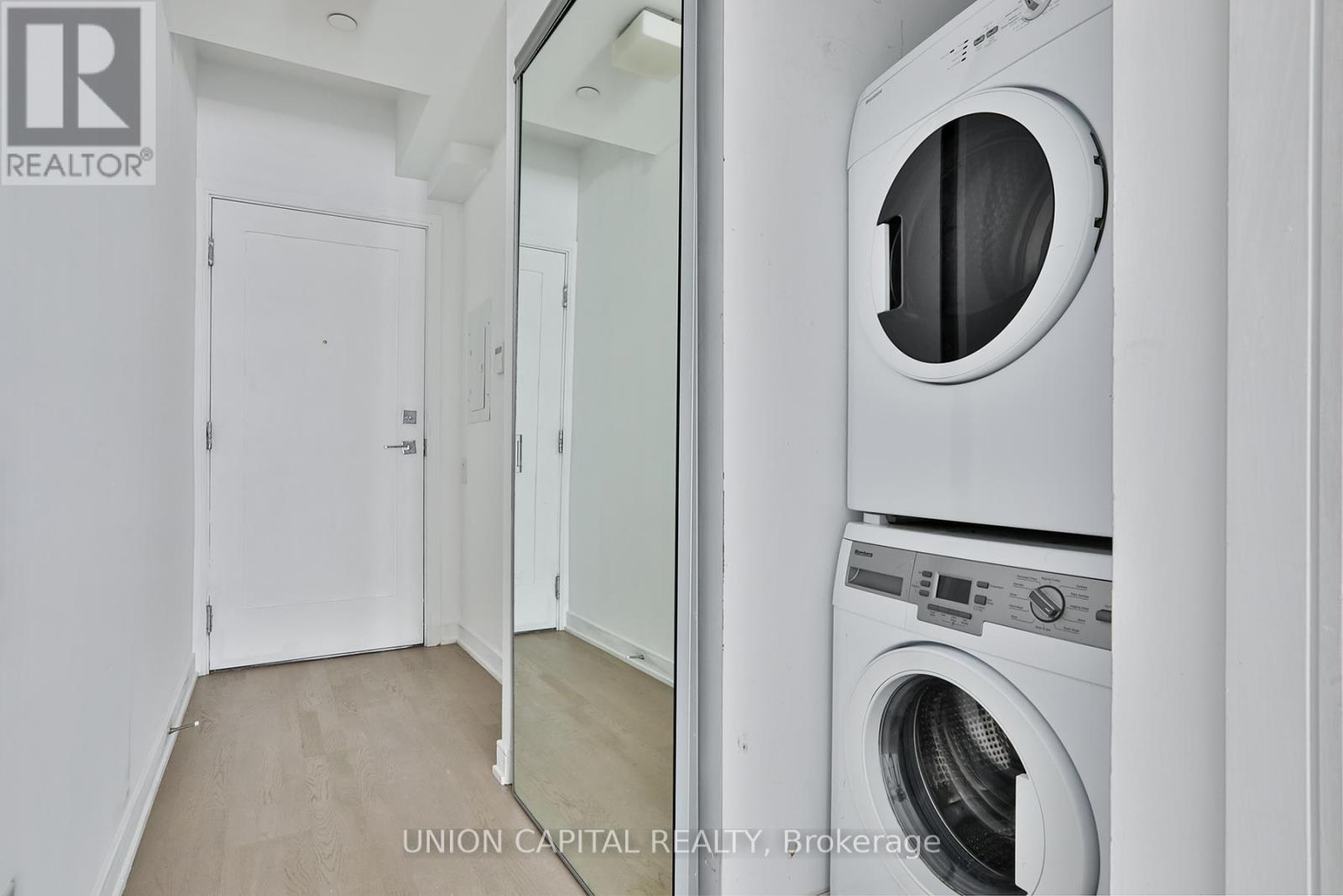 1307 - 57 St Joseph Street, Toronto, Ontario  M5S 0C5 - Photo 2 - C13134478