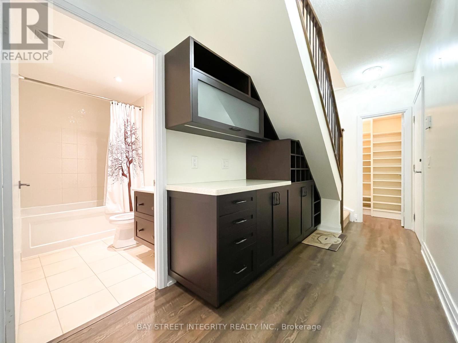 W120 - 565 Wilson Avenue, Toronto, Ontario  M3H 0C6 - Photo 4 - C13134632