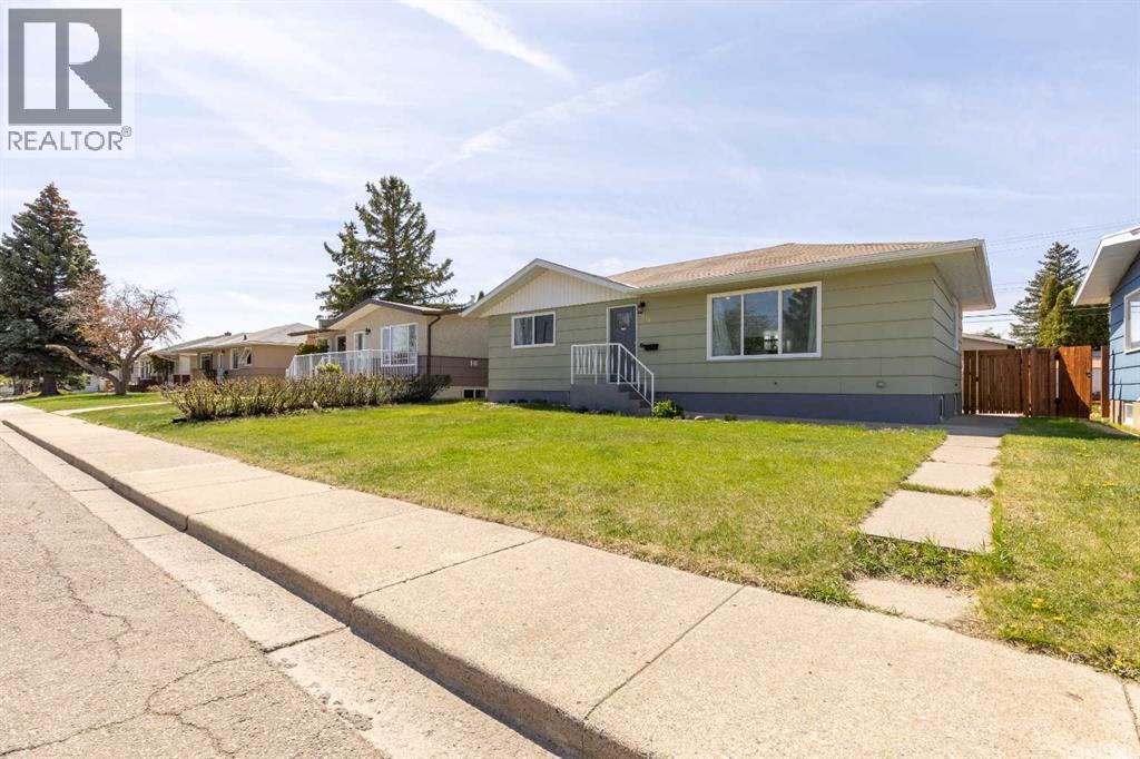 1016 30 Street S, Lethbridge, Alberta  T1K 2Y3 - Photo 3 - A2310125