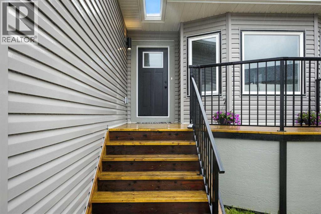 335 Sheep River Place, Okotoks, Alberta  T1S 1N7 - Photo 2 - A2291960