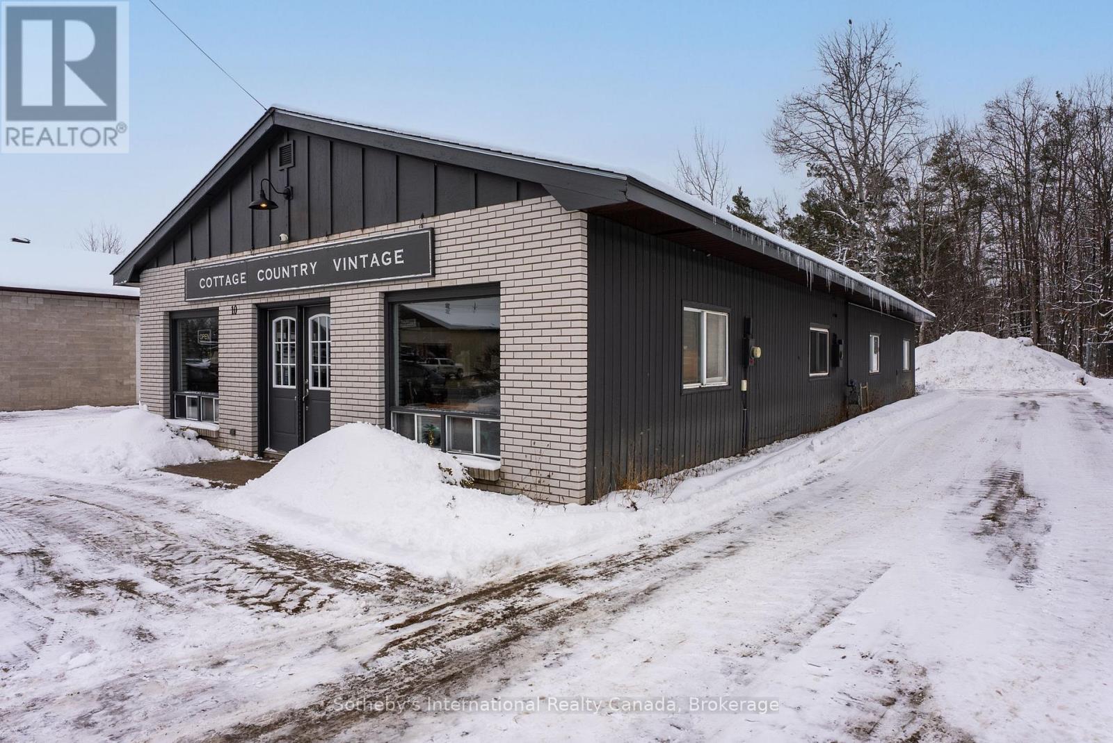 10 Armstrong Street, Bracebridge, Ontario  P1L 1C1 - Photo 8 - X12708316