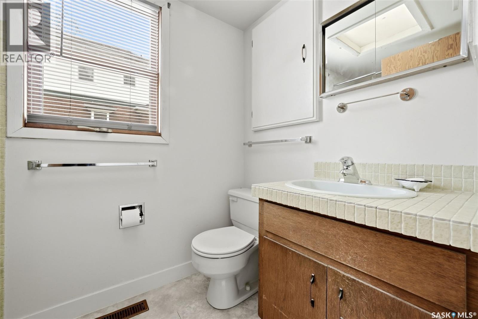 203 Angus Crescent, Regina, Saskatchewan  S4T 6N3 - Photo 20 - SK036132
