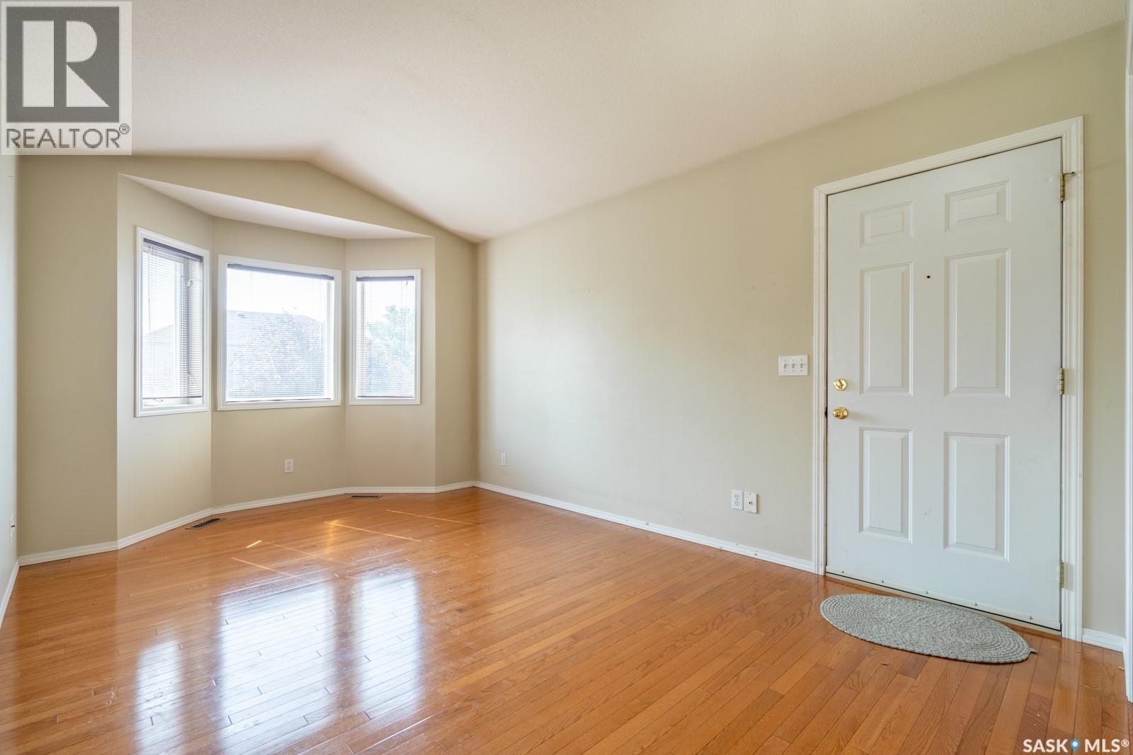 3119 Truesdale Drive E, Regina, Saskatchewan  S4V 2P6 - Photo 4 - SK036098