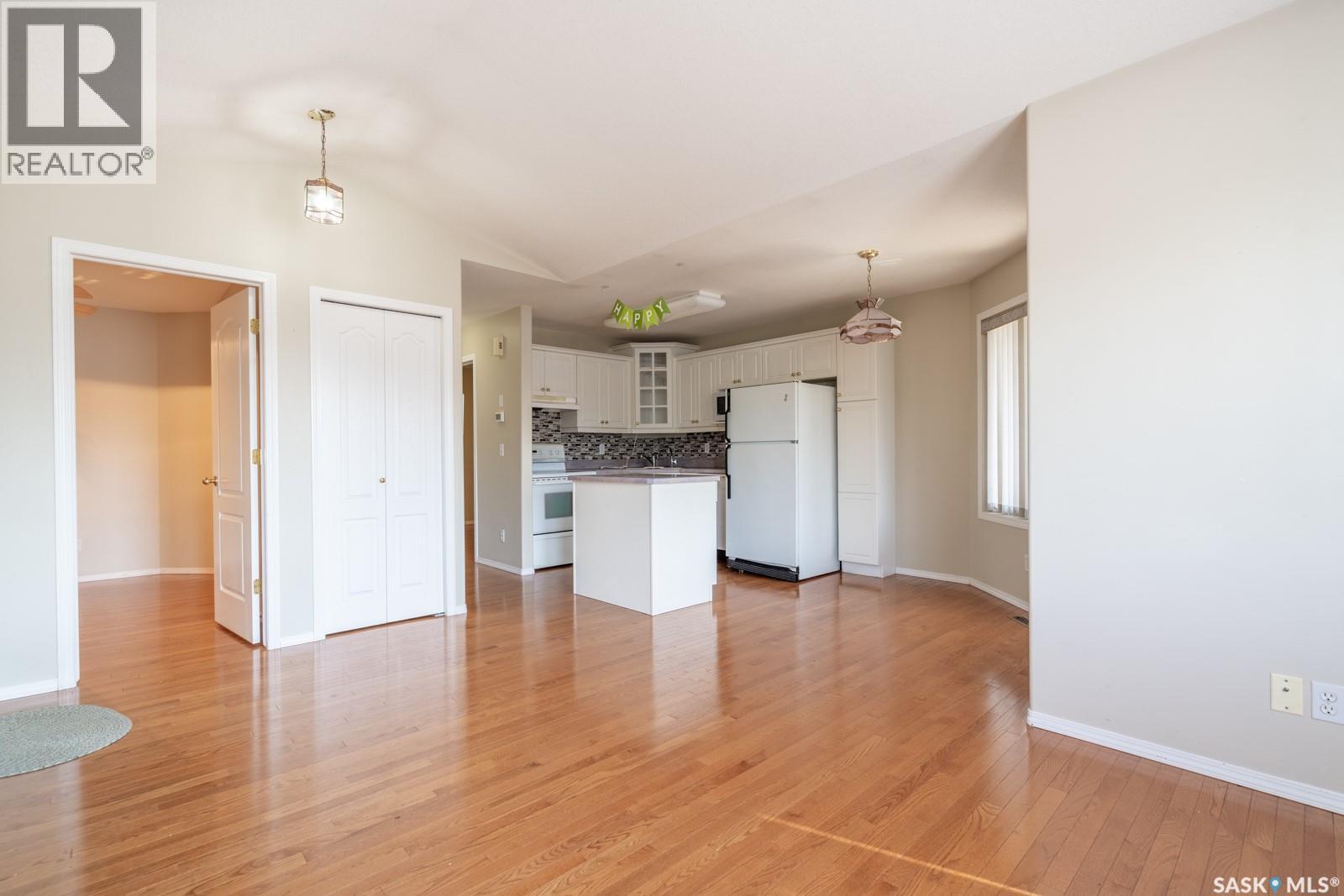 3119 Truesdale Drive E, Regina, Saskatchewan  S4V 2P6 - Photo 6 - SK036098