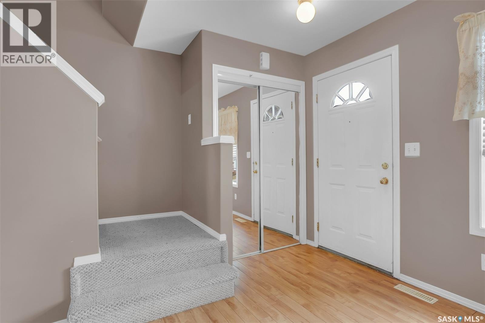 102 670 Kenderdine Road, Saskatoon, Saskatchewan  S7N 4W2 - Photo 3 - SK036077