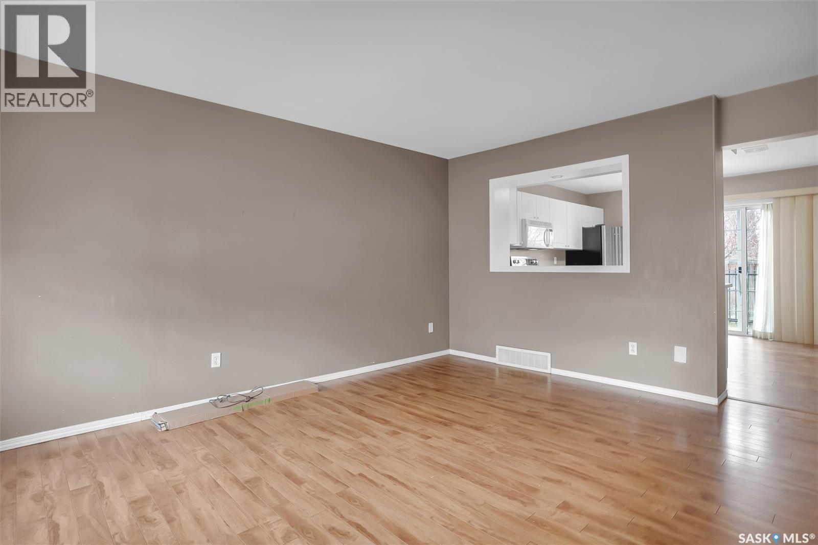 102 670 Kenderdine Road, Saskatoon, Saskatchewan  S7N 4W2 - Photo 4 - SK036077