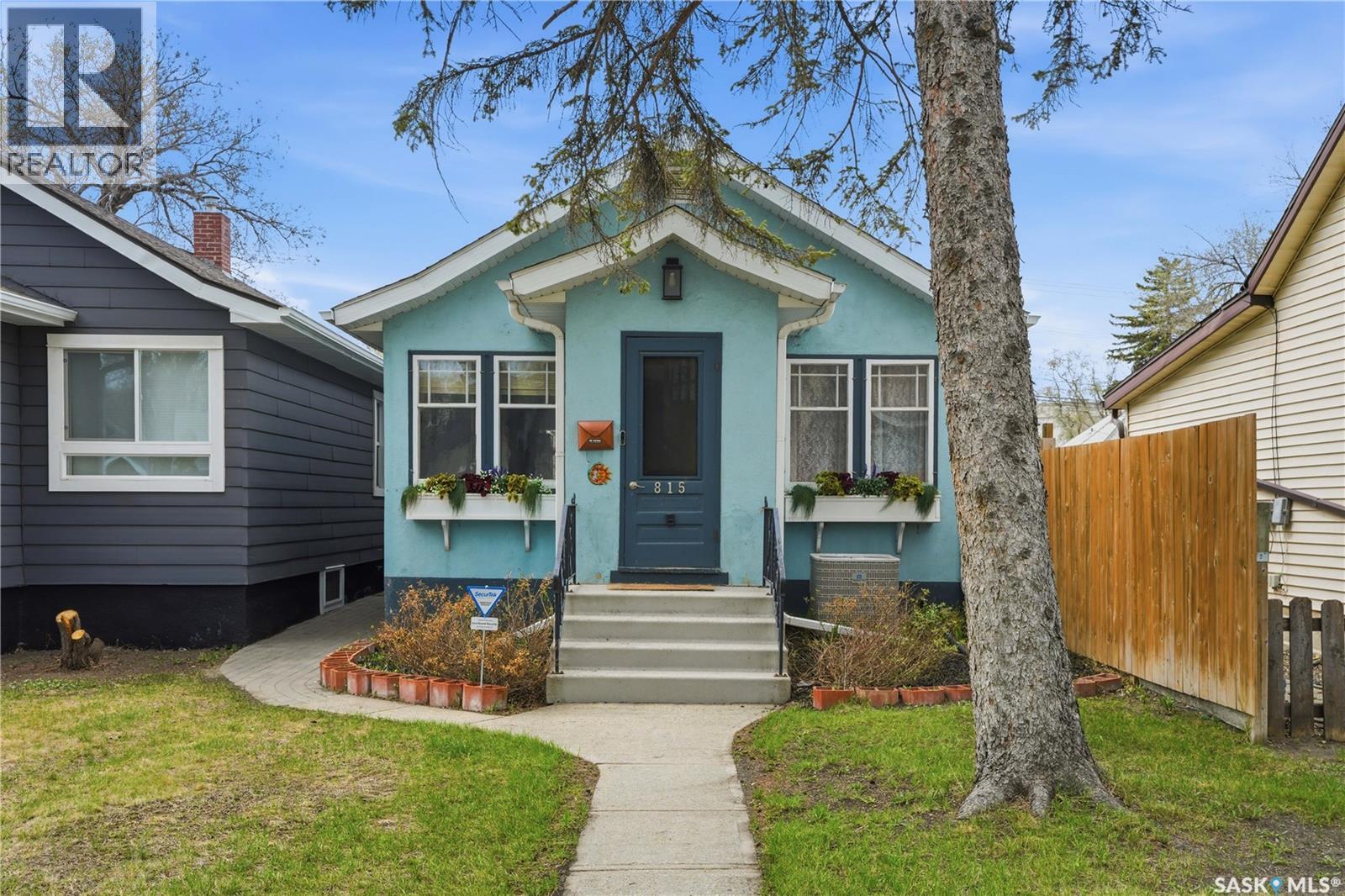 815 4th Avenue N, Saskatoon, Saskatchewan  S7K 2N3 - Photo 1 - SK036017