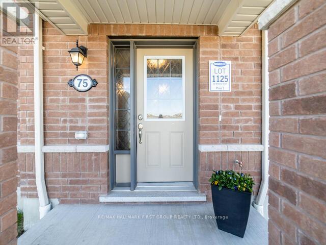 75 Whitefish Street, Whitby, Ontario  L1P 0E4 - Photo 2 - E13134626