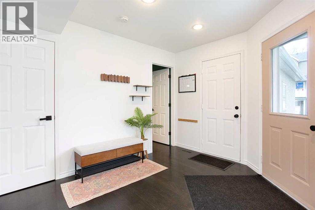 184 Inglewood Cove Se, Calgary, Alberta  T2G 5K3 - Photo 5 - A2311274