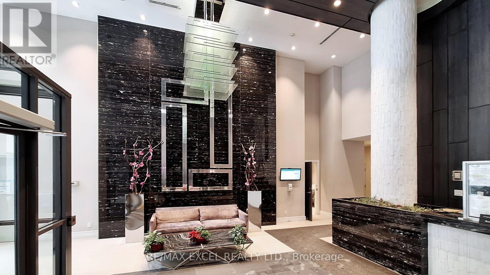 1709 - 9205 Yonge Street, Richmond Hill, Ontario  L4C 1V5 - Photo 3 - N13134584