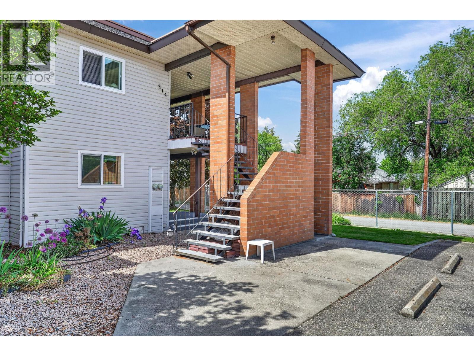240 Mcintosh Road Unit# 214, Kelowna, British Columbia  V1X 2C4 - Photo 1 - 10387210