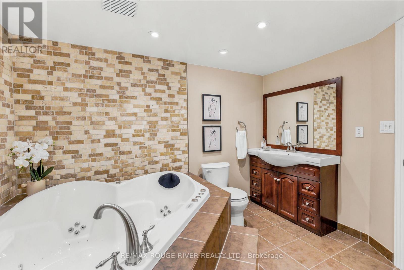 1125 Byron Street S, Whitby, Ontario  L1N 4S4 - Photo 32 - E13134942