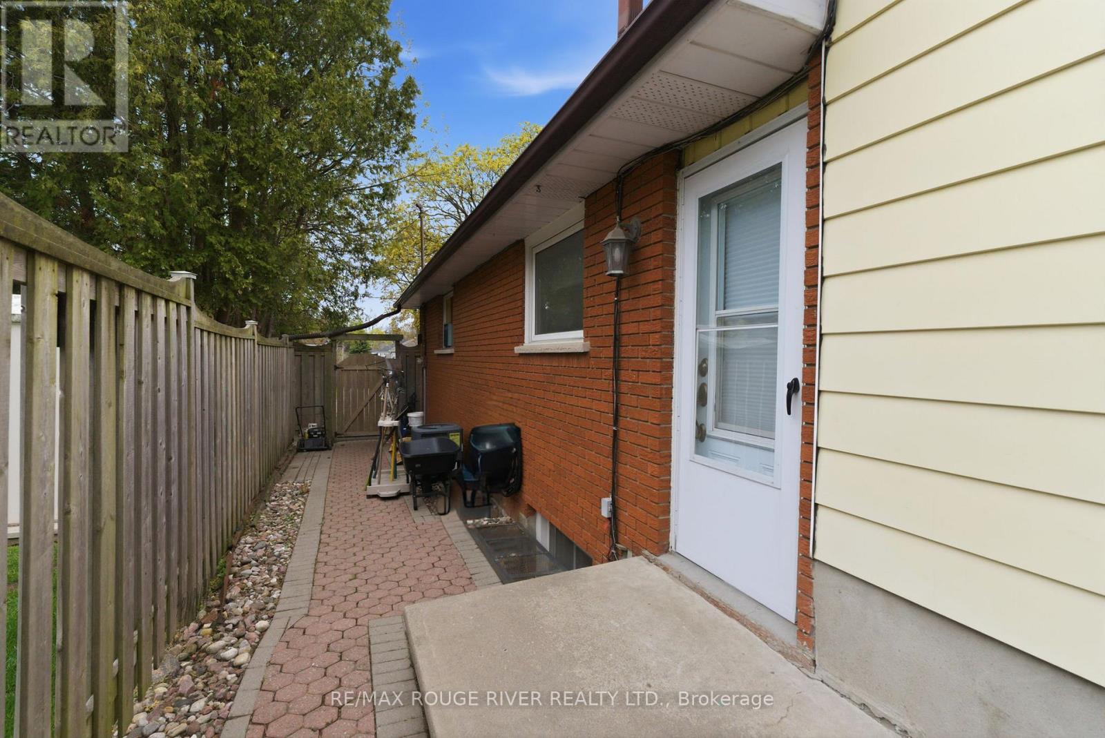 1125 Byron Street S, Whitby, Ontario  L1N 4S4 - Photo 33 - E13134942