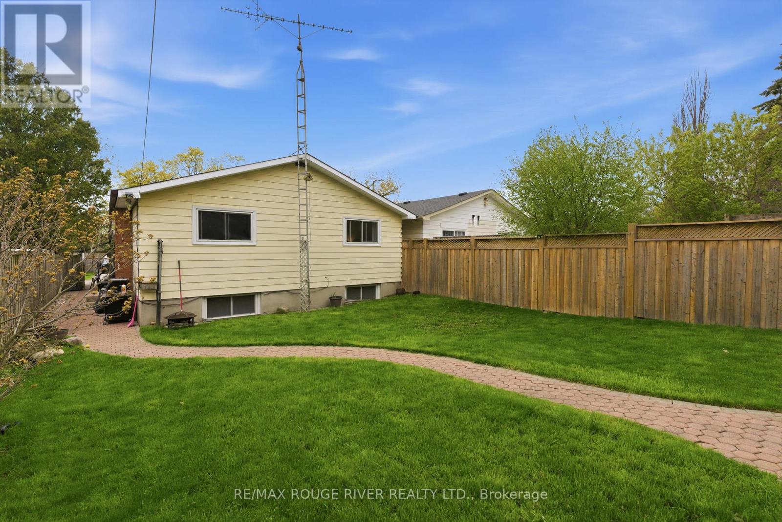 1125 Byron Street S, Whitby, Ontario  L1N 4S4 - Photo 34 - E13134942