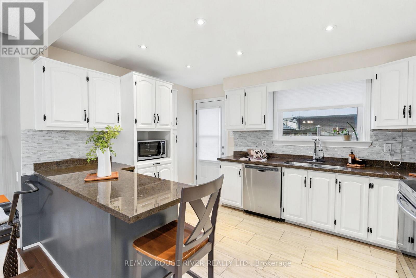 1125 Byron Street S, Whitby, Ontario  L1N 4S4 - Photo 7 - E13134942