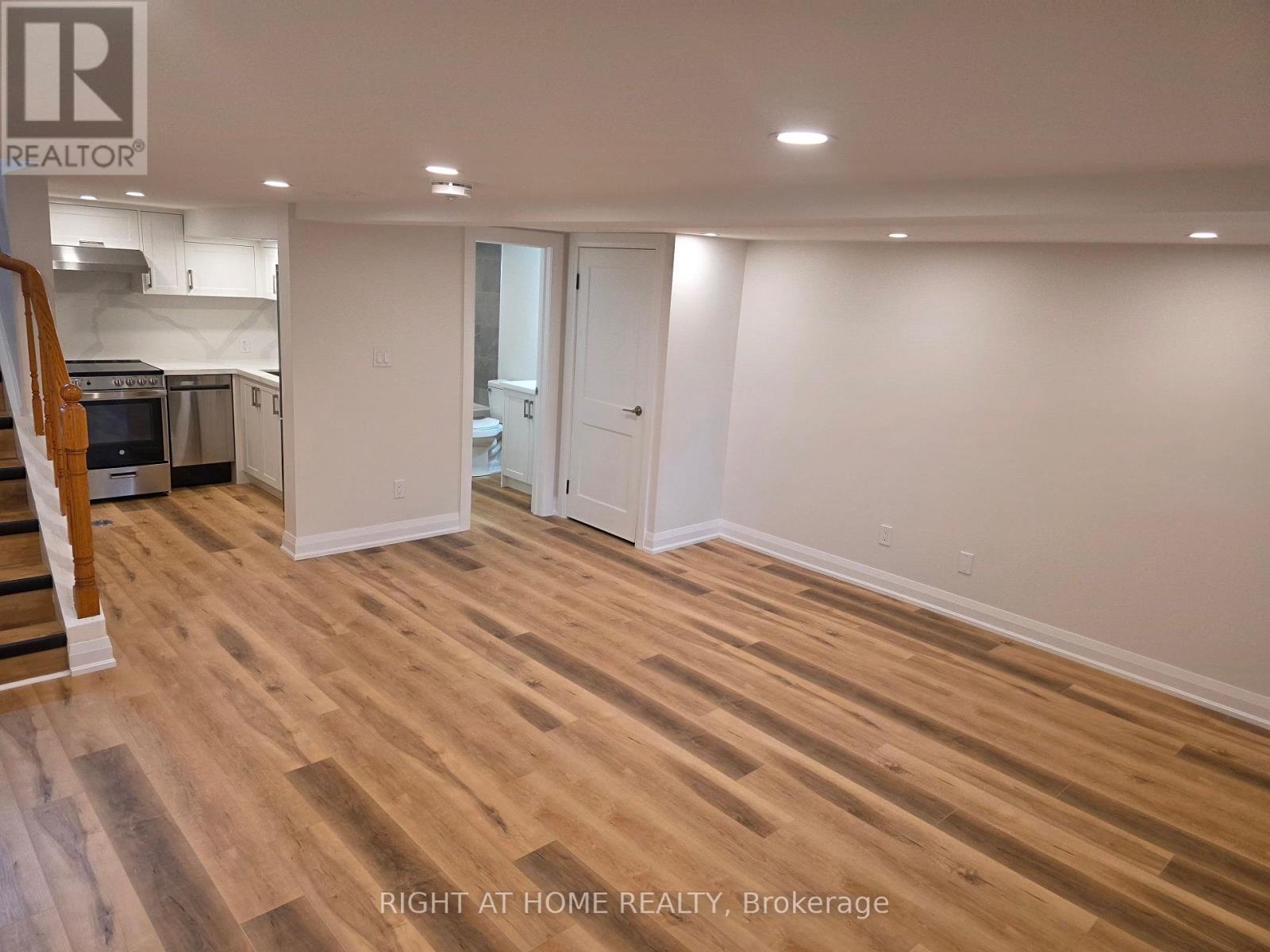 117 Montrave Avenue, Oshawa, Ontario  L1J 4R6 - Photo 2 - E13134972