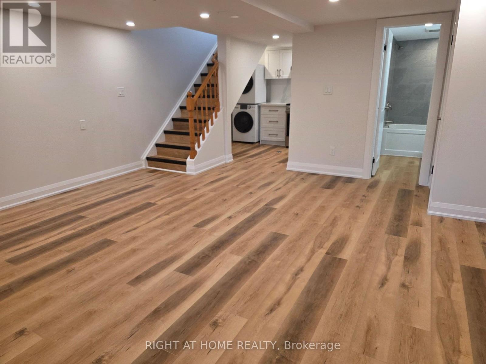 117 Montrave Avenue, Oshawa, Ontario  L1J 4R6 - Photo 6 - E13134972