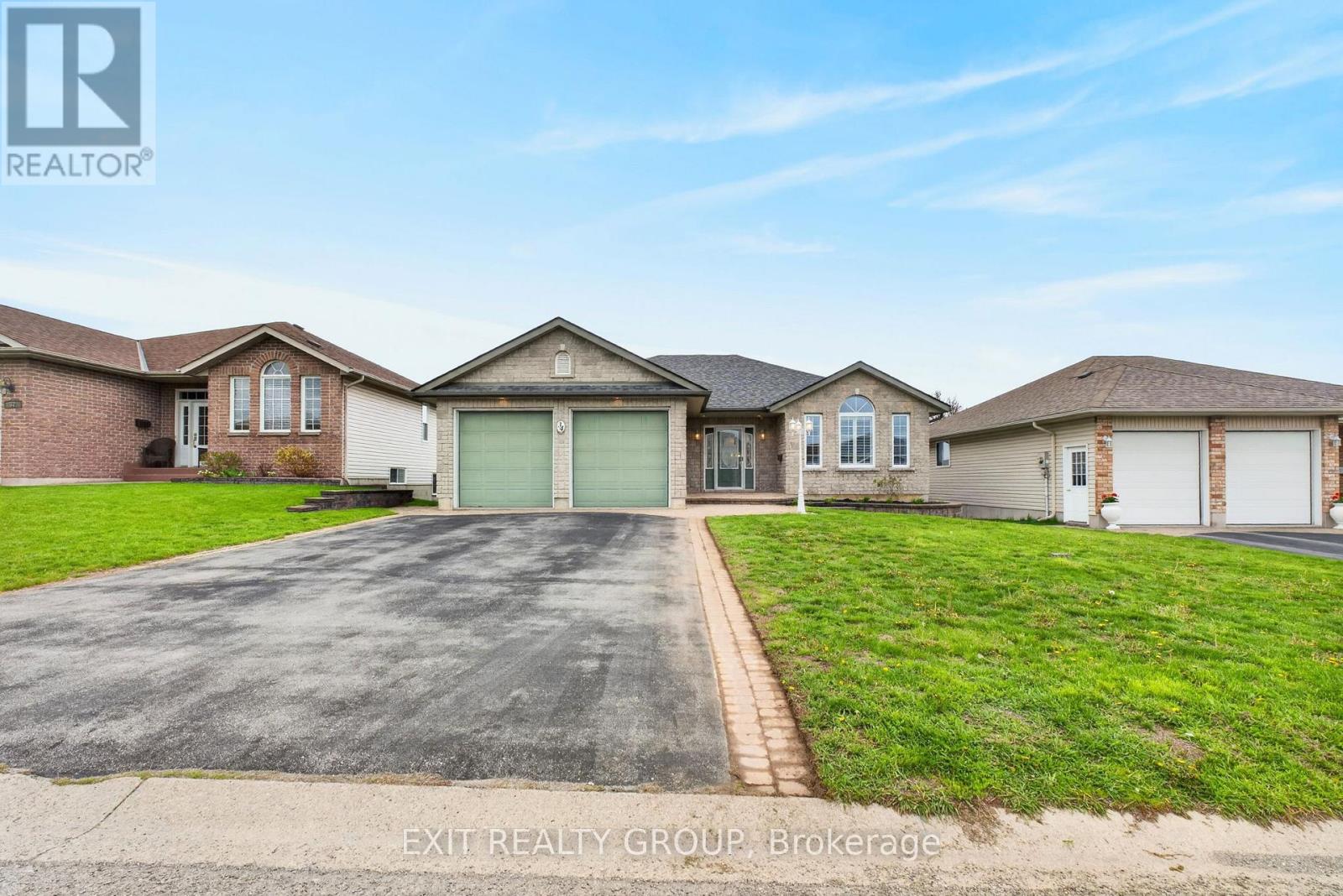 34 Belvedere Road, Quinte West, Ontario  K8V 4B1 - Photo 2 - X13134756