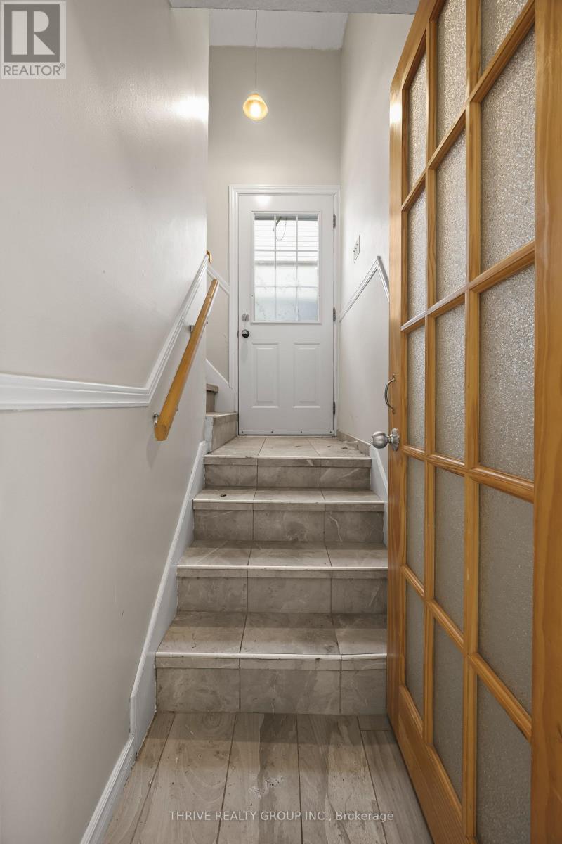 2 - 329 Thompson Road, London South, Ontario  N5Z 2Z4 - Photo 4 - X13134748