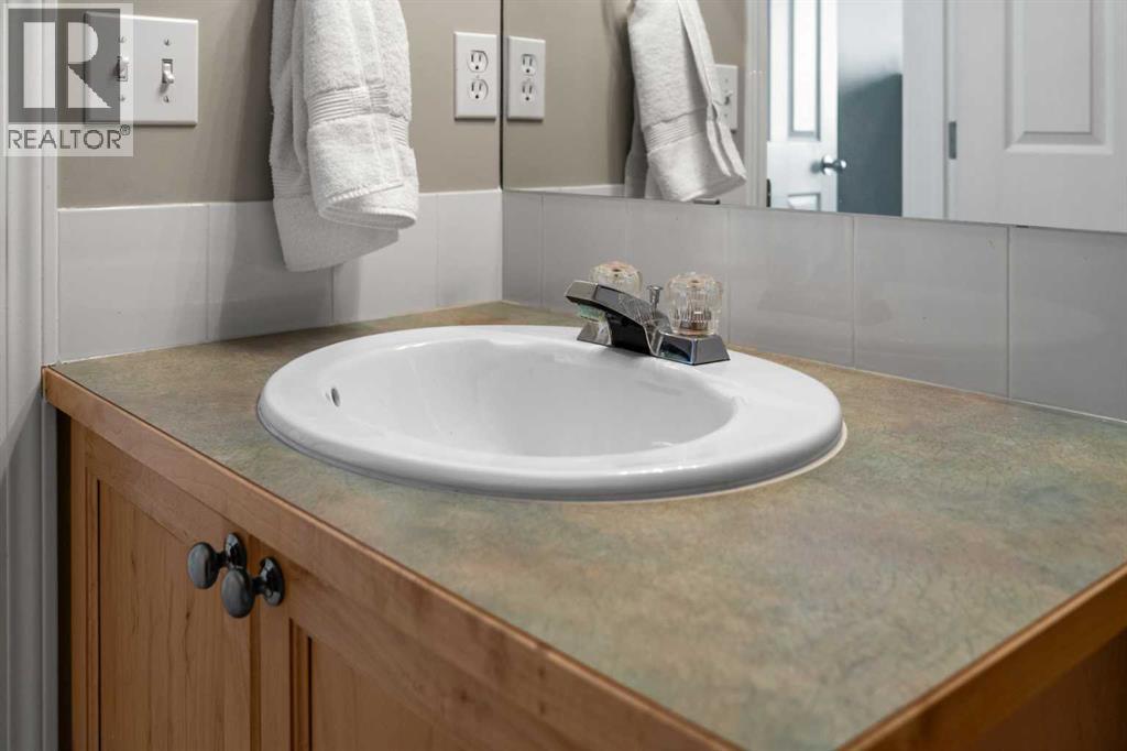 18 Hidden Creek Rise Nw, Calgary, Alberta  T3A 6L5 - Photo 25 - A2290878