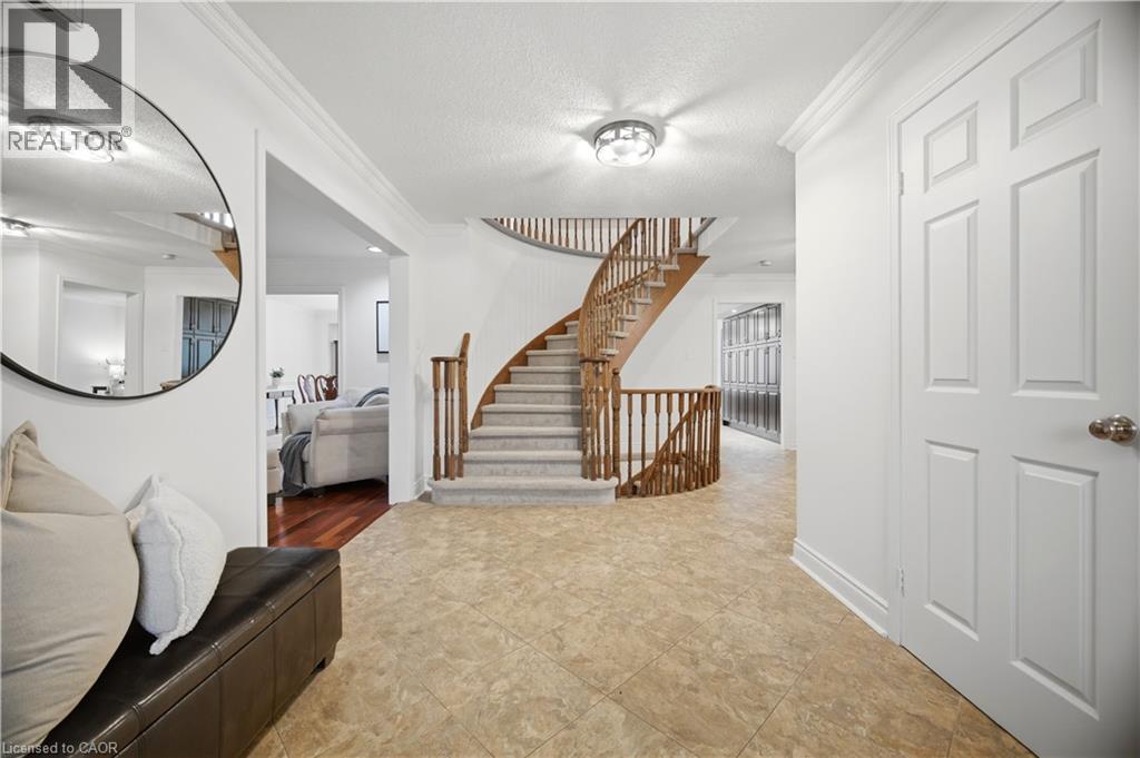1122 Berkshire Court, Oakville, Ontario  L6M 2L6 - Photo 4 - 40830557