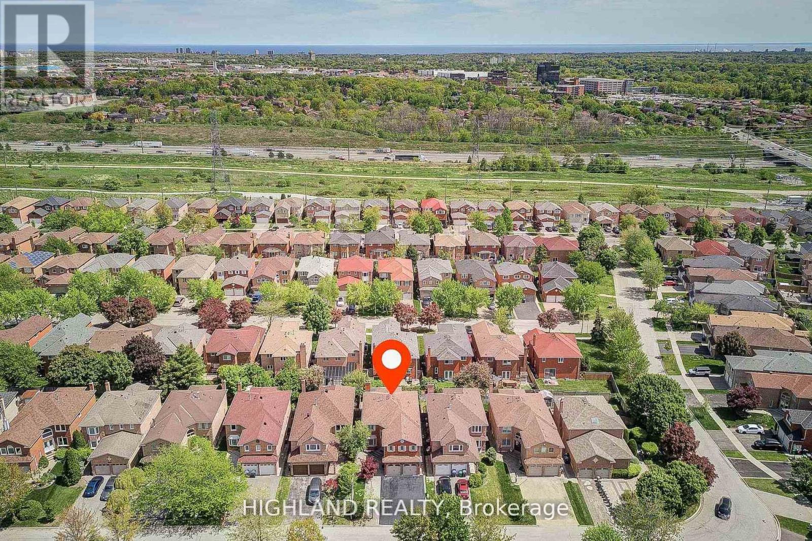 4781 Crystal Rose Drive, Mississauga, Ontario  L5V 1G9 - Photo 4 - W13134458